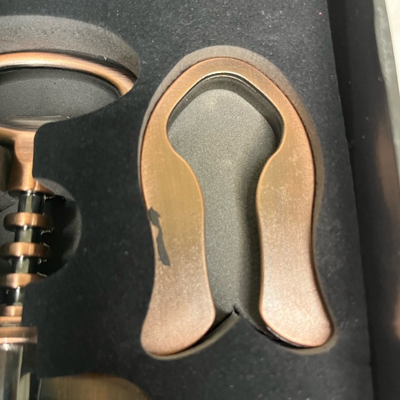 LA Z BOY Wine Essentials - Picture 7 of 10